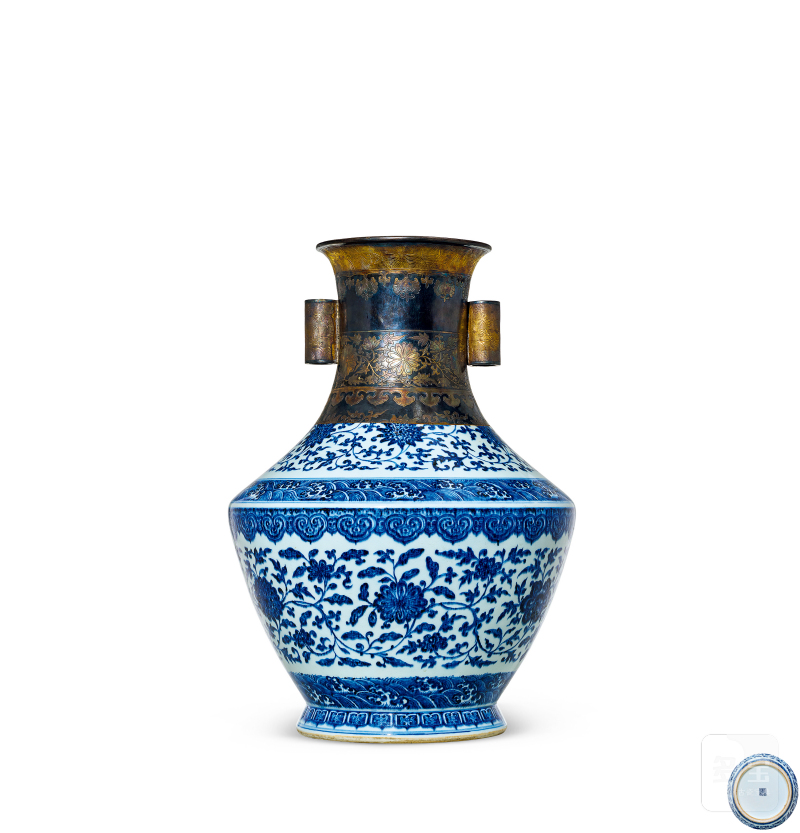 清雍正 青花缠枝莲纹贯耳尊 - 图1